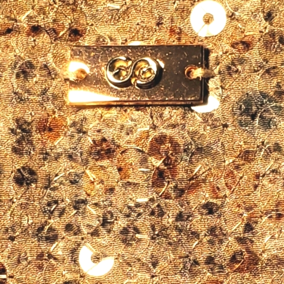 Escada - Picture 3 of 7